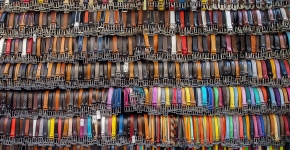 En bas de la ceinture